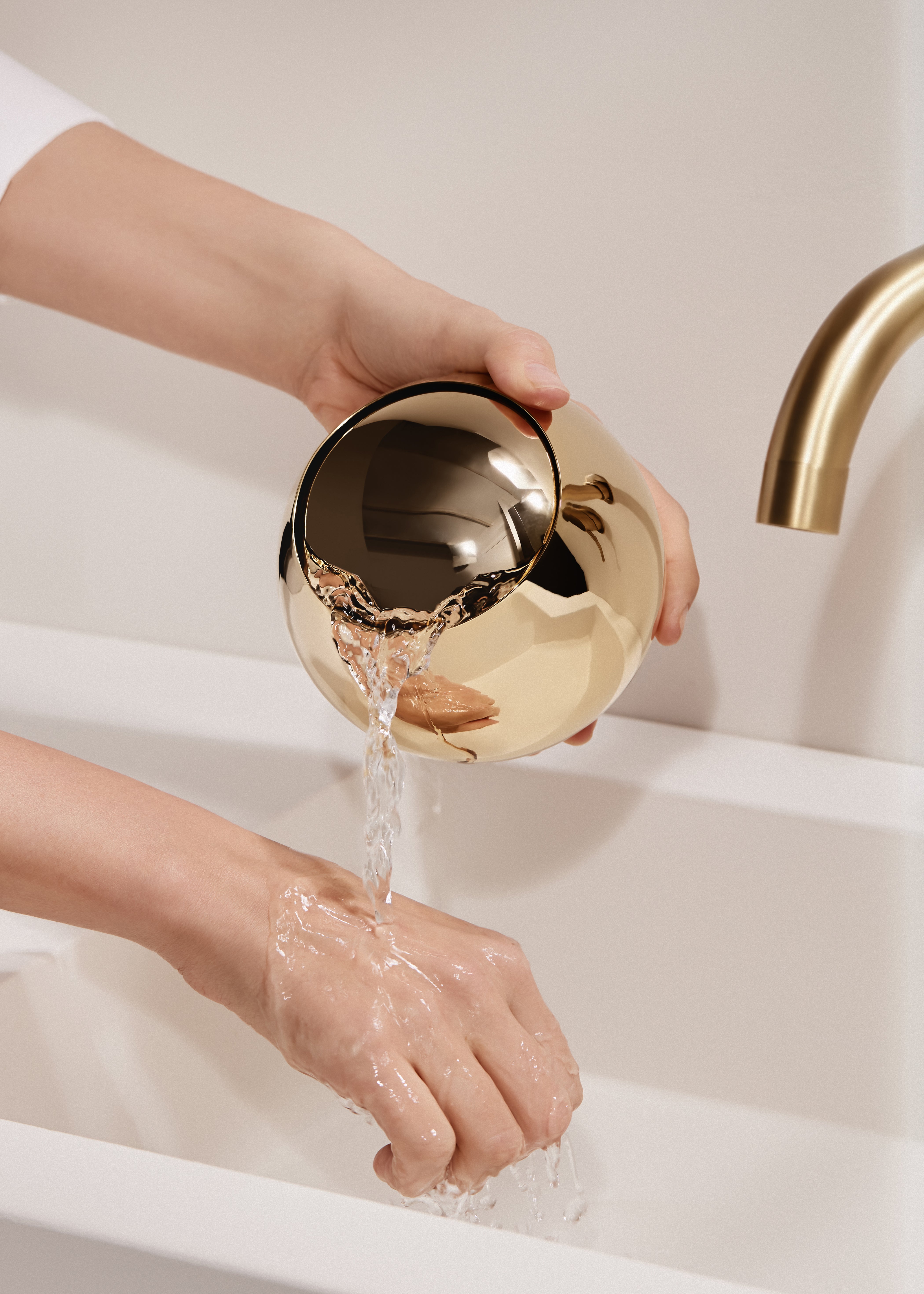 (01) NATLA - GOLD FINISH