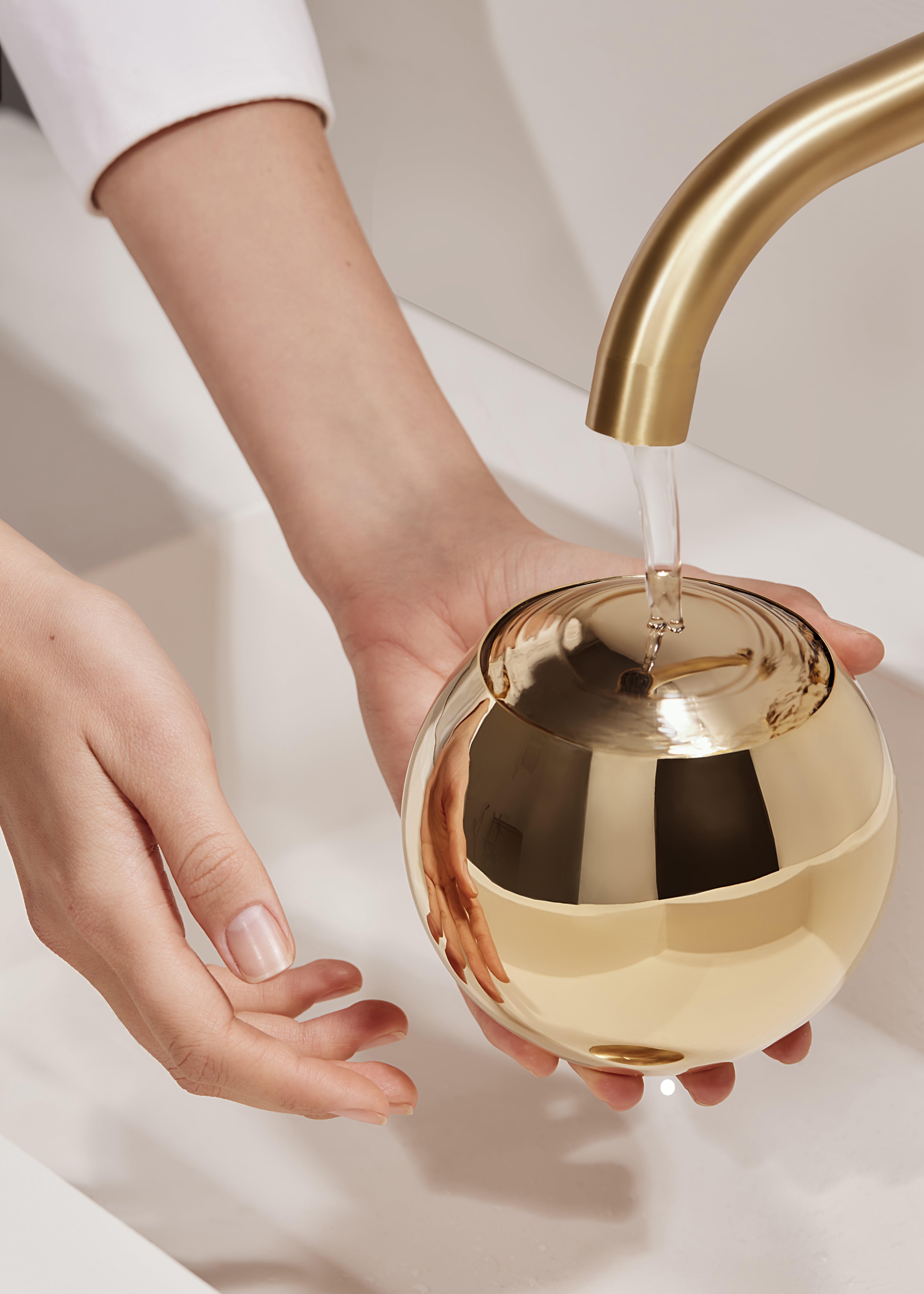 (01) NATLA - GOLD FINISH